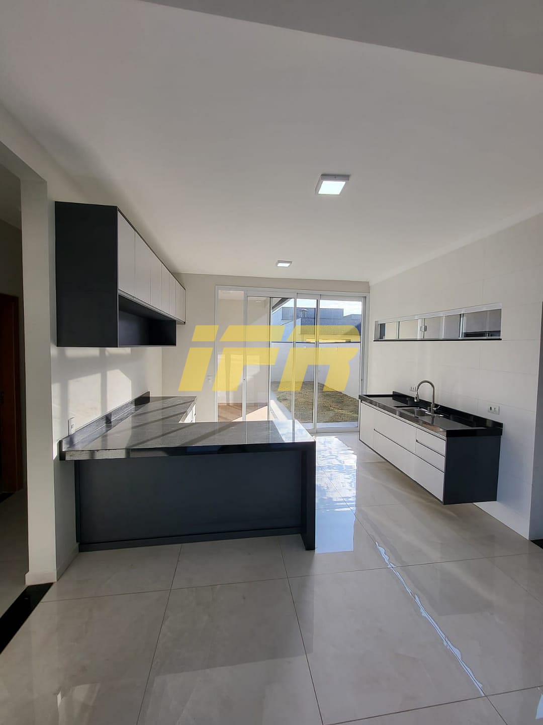 Casa, 3 quartos, 159 m² - Foto 1