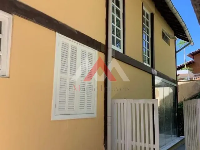 Casa com 900m² 3 quartos e 5 banheiros, à venda, no bairro Itaipu em Niterói