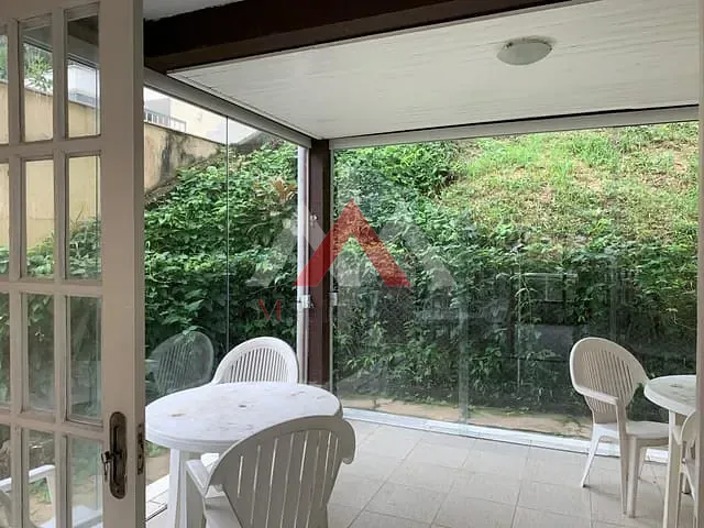 Casa com 900m² 3 quartos e 5 banheiros, à venda, no bairro Itaipu em Niterói