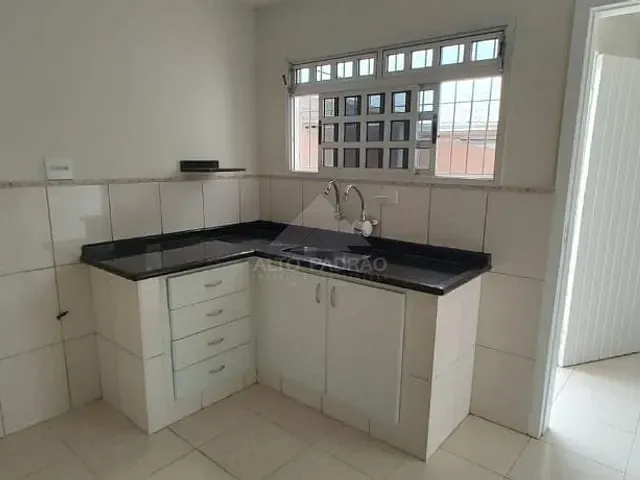 Casa com 250m² 3 quartos e 1 banheiro, à venda, no bairro Jardim Pedroso em Mauá