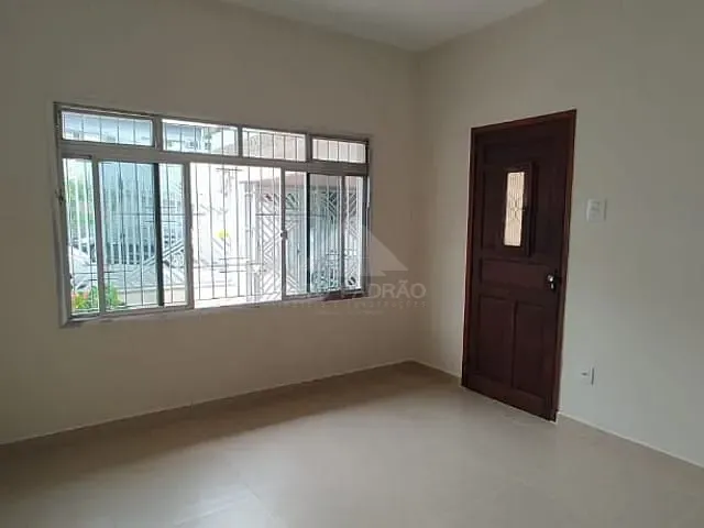 Casa com 250m² 3 quartos e 1 banheiro, à venda, no bairro Jardim Pedroso em Mauá