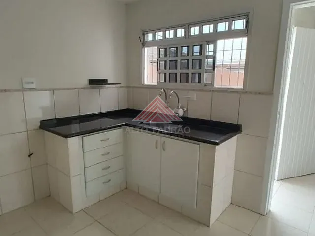 Casa com 250m² 3 quartos e 1 banheiro, à venda, no bairro Jardim Pedroso em Mauá