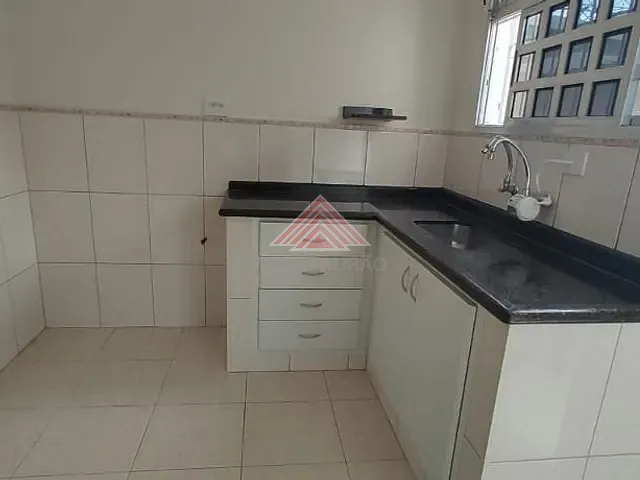 Casa com 250m² 3 quartos e 1 banheiro, à venda, no bairro Jardim Pedroso em Mauá