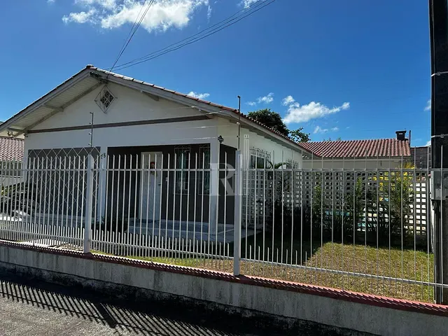 Casa com 385m² 2 quartos e 2 banheiros, à venda, no bairro Areias em Tijucas