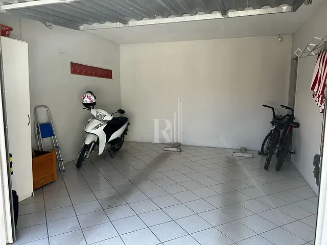 Casa com 385m² 2 quartos e 2 banheiros, à venda, no bairro Areias em Tijucas