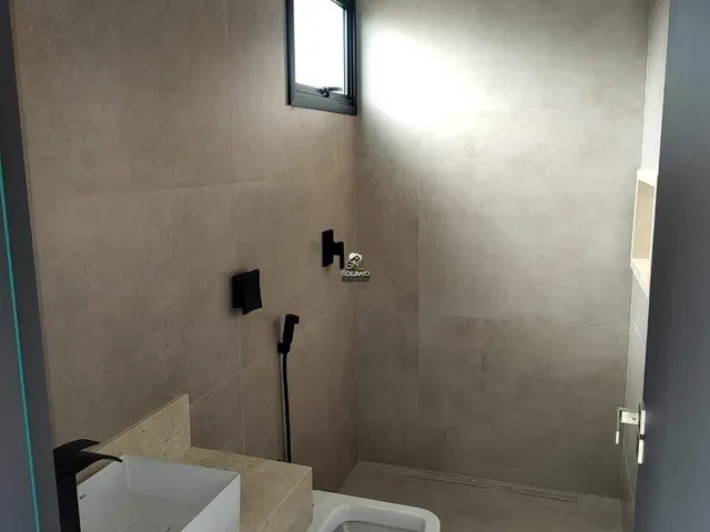 Casa com 309m² 3 quartos e 4 banheiros, à venda, no bairro Jardins Porto em Senador Canedo
