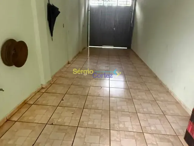 Casa com 360m² 3 quartos e 1 banheiro, à venda, no bairro Califórnia em Londrina