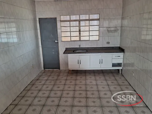 Casa 2 quartos e 1 banheiro, para alugar, no bairro Jardim São Jorge em Nova Odessa