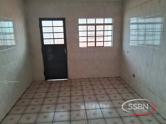 Casa 2 quartos e 1 banheiro, para alugar, no bairro Jardim São Jorge em Nova Odessa