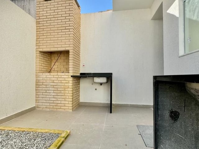 Casa com 200m² 3 quartos e 3 banheiros, à venda, no bairro Lagoa em Macaé