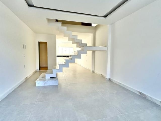 Casa com 200m² 3 quartos e 3 banheiros, à venda, no bairro Lagoa em Macaé