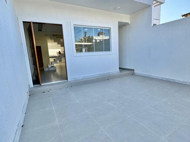 Casa com 200m² 3 quartos e 3 banheiros, à venda, no bairro Lagoa em Macaé