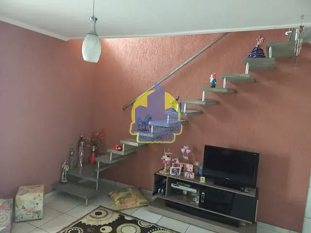 Casa com 134m² 3 quartos e 2 banheiros, à venda, no bairro Ayrosa em Osasco