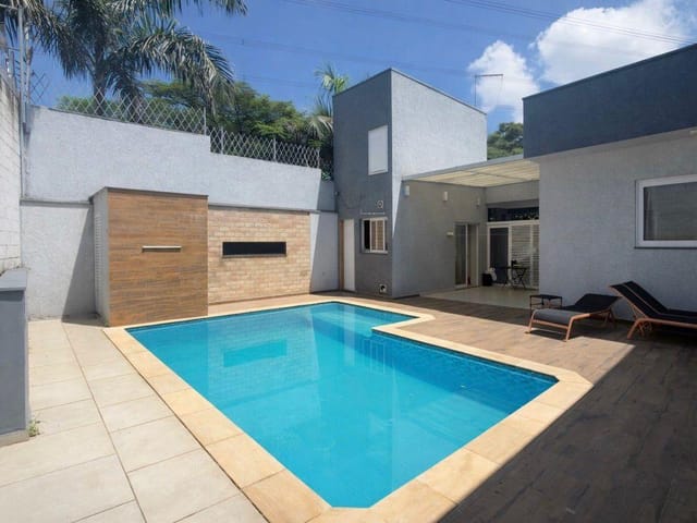 Casa com 472m² 3 quartos e 4 banheiros, à venda ou para alugar, no bairro Cidade Parquelandia em Mogi das Cruzes