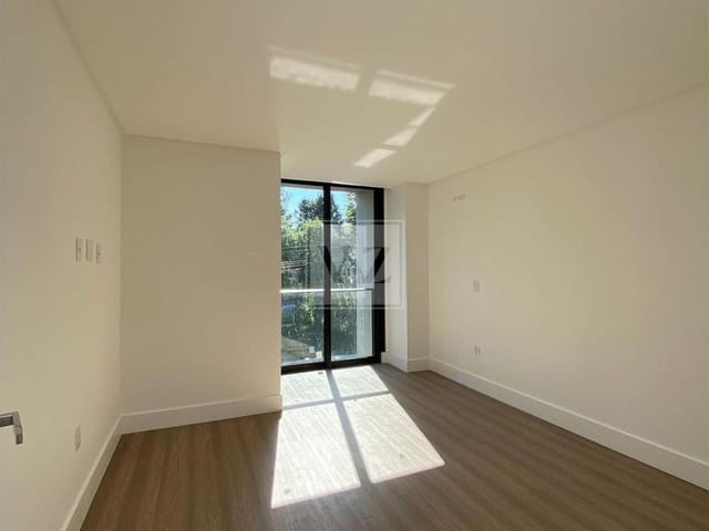 Casa 4 quartos e 6 banheiros, à venda, no bairro Canto da Praia em Itapema