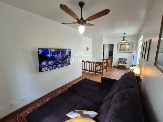 Casa com 225m² 4 quartos e 5 banheiros, à venda, no bairro Jardim Barbacena em Cotia