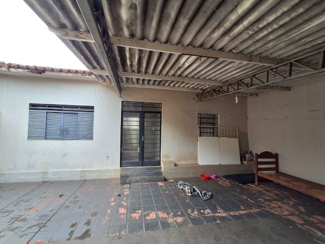 Casa com 430m² 2 quartos e 3 banheiros, para alugar, no bairro Centro em Birigüi