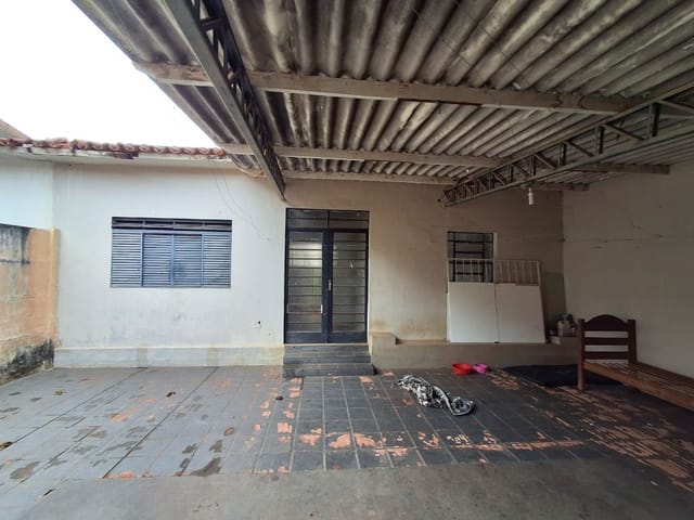 Casa com 430m² 2 quartos e 3 banheiros, para alugar, no bairro Centro em Birigüi