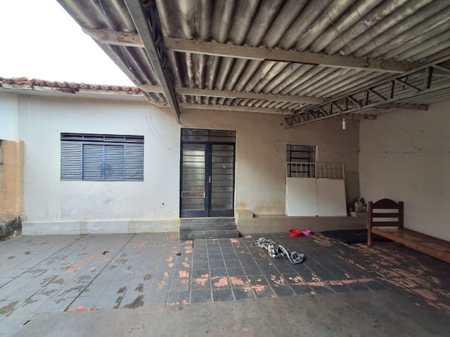 Casa com 430m² 2 quartos e 3 banheiros, para alugar, no bairro Centro em Birigüi