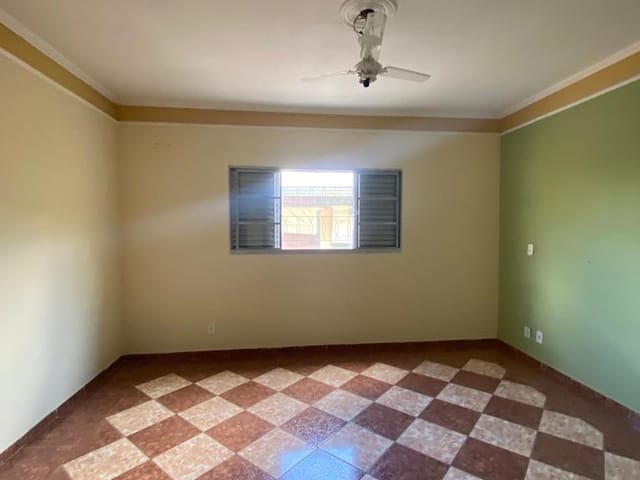 Casa com 250m² 3 quartos e 2 banheiros, à venda, no bairro Jardim Novo Maracanã em Campinas