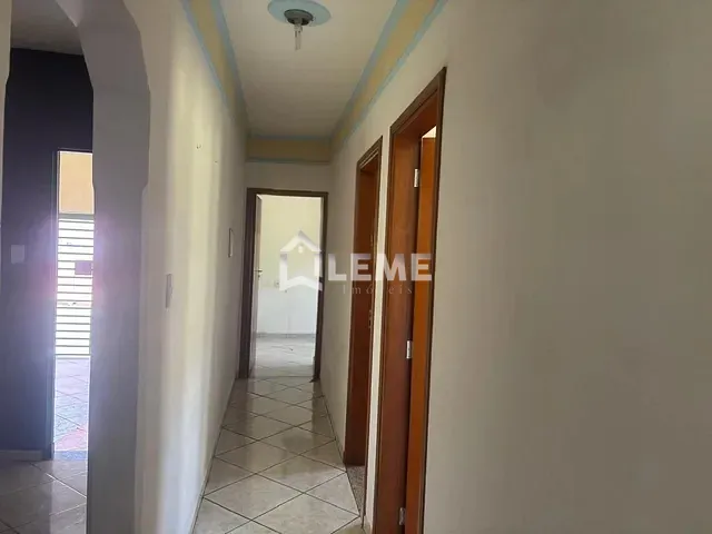 Casa com 208m² 4 quartos e 2 banheiros, à venda, no bairro Jardim Santa Cecília em Mococa