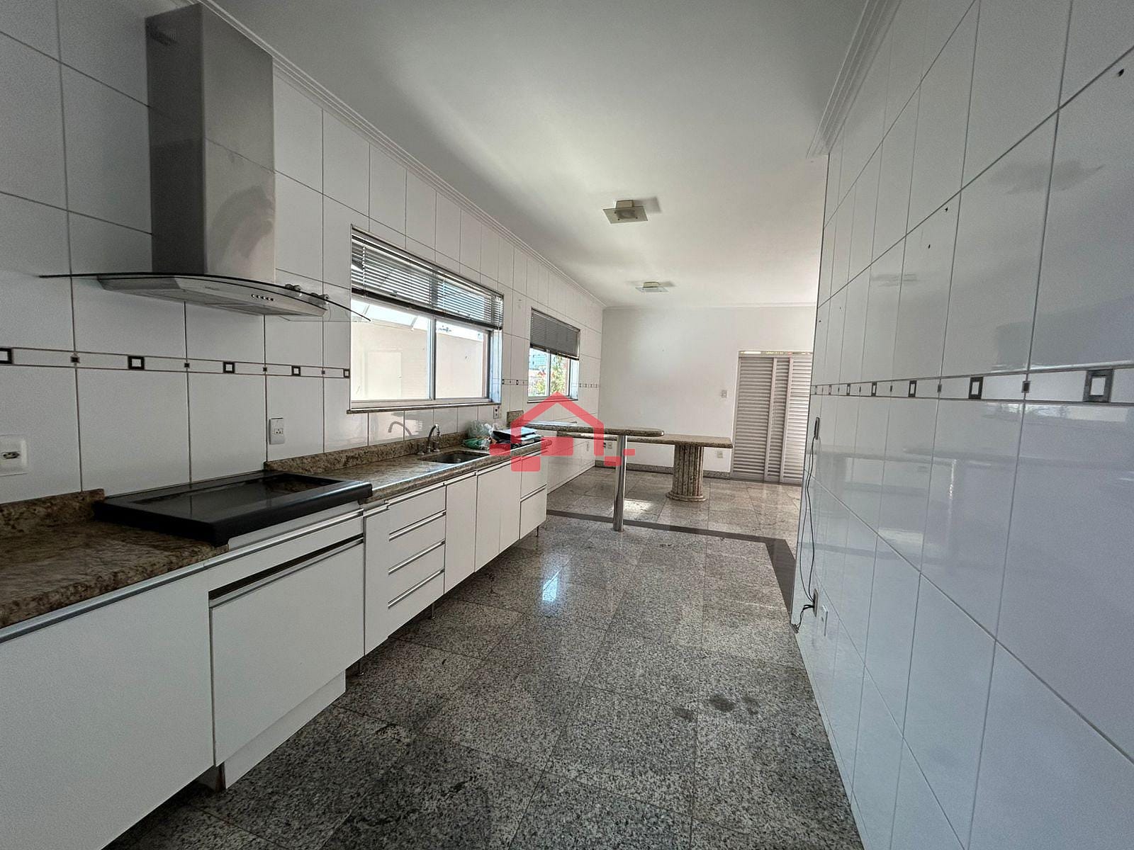 Casa para alugar com 1 quarto, 250m² - Foto 15