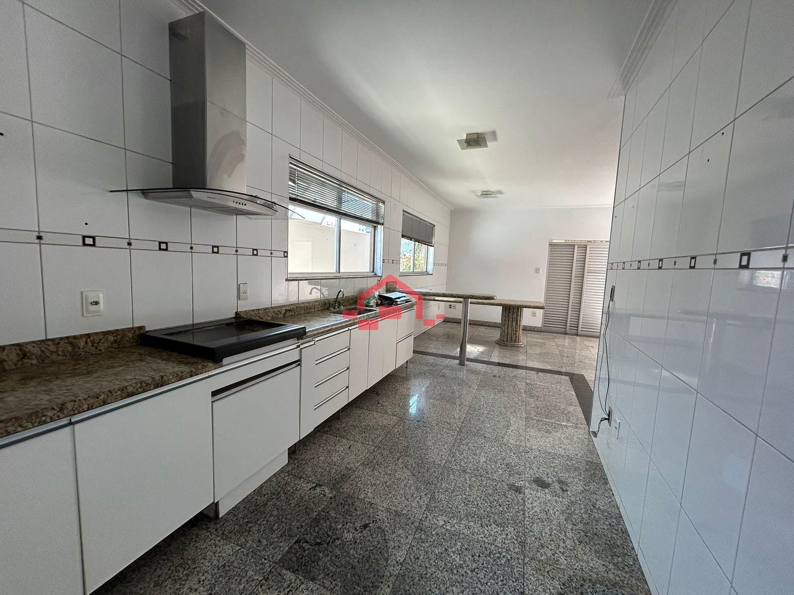 Casa para alugar com 1 quarto, 250m² - Foto 17