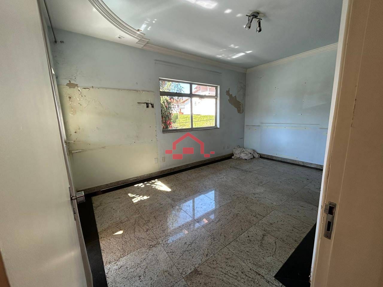 Casa para alugar com 1 quarto, 250m² - Foto 8