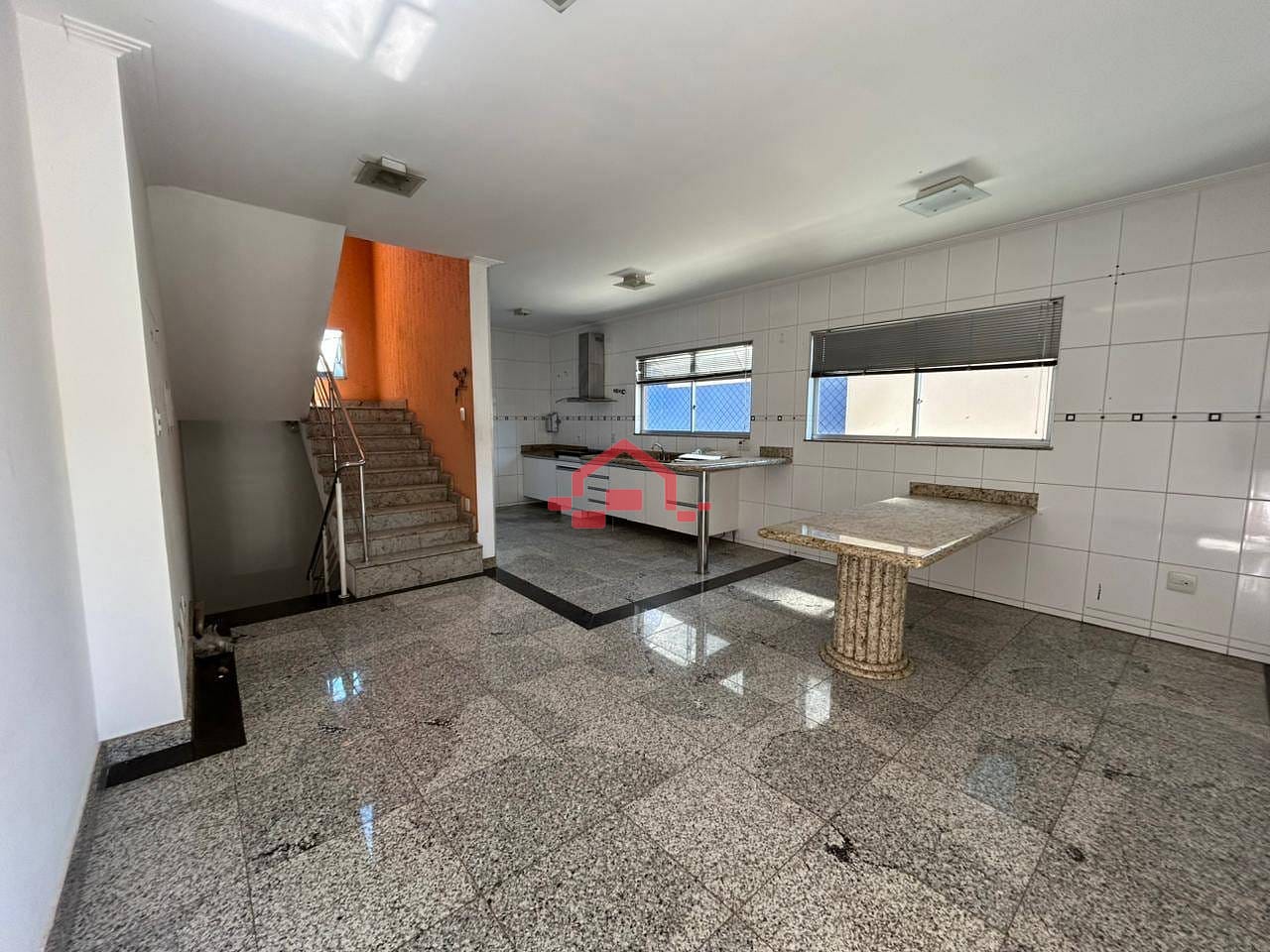 Casa para alugar com 1 quarto, 250m² - Foto 13