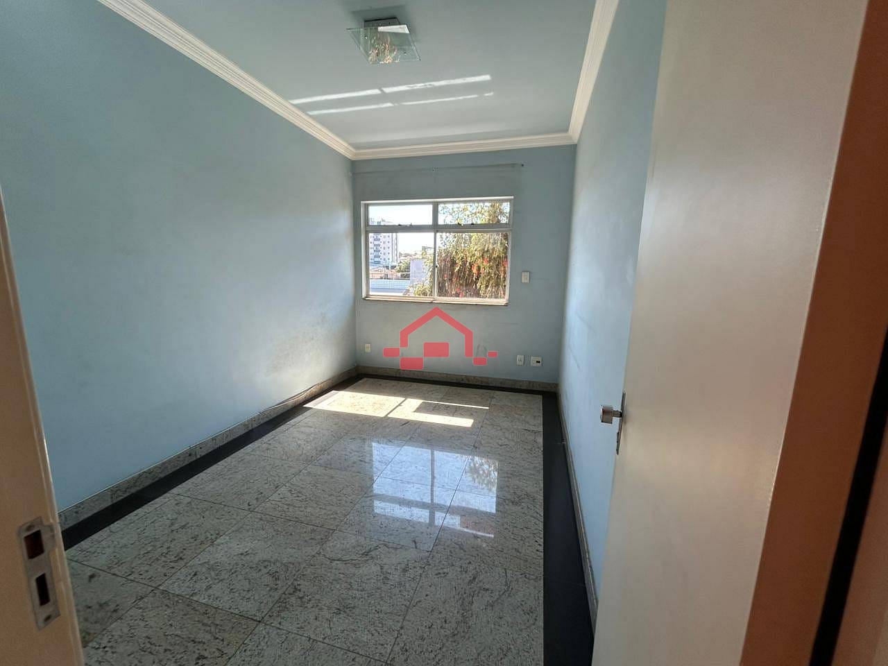 Casa para alugar com 1 quarto, 250m² - Foto 5