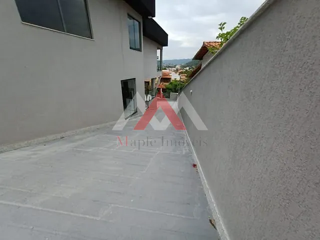 Casa com 676m² 5 quartos e 6 banheiros, à venda, no bairro Itaipu em Niterói