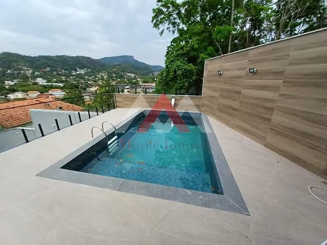Casa com 676m² 5 quartos e 6 banheiros, à venda, no bairro Itaipu em Niterói