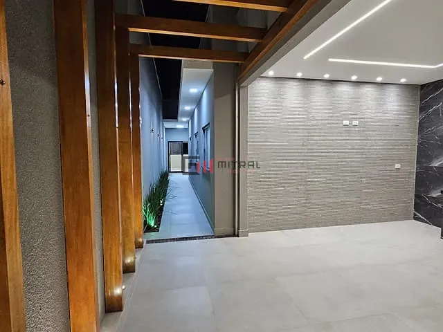 Casa 3 quartos e 2 banheiros, à venda, no bairro Parque Residencial Joaquim Toledo Piza em Londrina