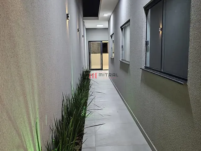 Casa 3 quartos e 2 banheiros, à venda, no bairro Parque Residencial Joaquim Toledo Piza em Londrina