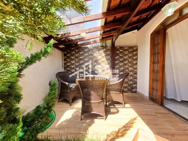 Casa com 200m² 3 quartos e 2 banheiros, à venda, no bairro Jardim Alfa em Andradas