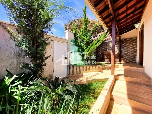 Casa com 200m² 3 quartos e 2 banheiros, à venda, no bairro Jardim Alfa em Andradas