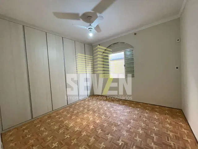 Casa com 307m² 4 quartos e 4 banheiros, à venda, no bairro Vila Nova Cidade Universitaria em Bauru