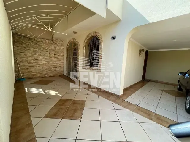 Casa com 307m² 4 quartos e 4 banheiros, à venda, no bairro Vila Nova Cidade Universitaria em Bauru