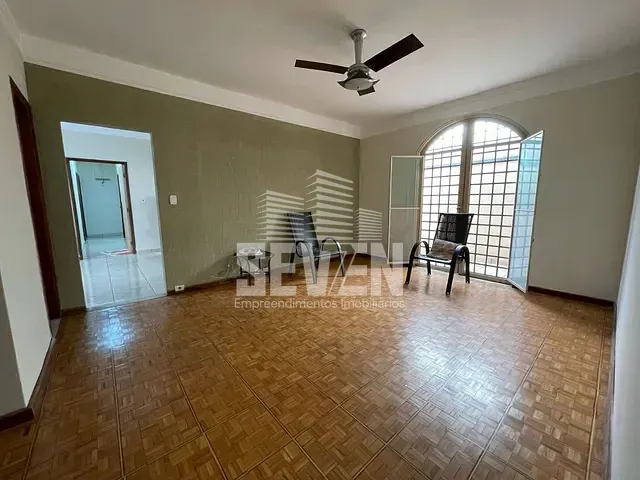 Casa com 307m² 4 quartos e 4 banheiros, à venda, no bairro Vila Nova Cidade Universitaria em Bauru