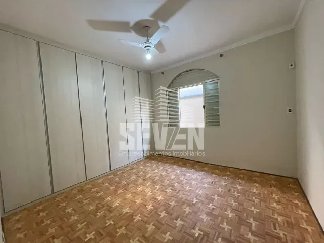Casa com 307m² 4 quartos e 4 banheiros, à venda, no bairro Vila Nova Cidade Universitaria em Bauru
