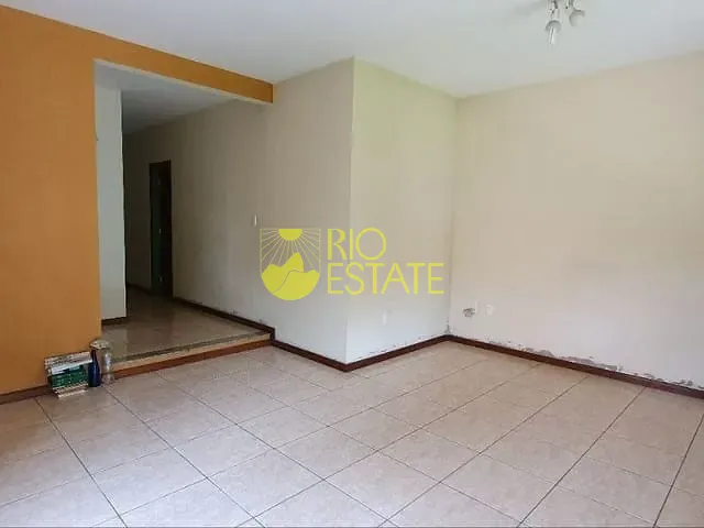 Casa com 360m² 3 quartos e 4 banheiros, à venda, no bairro Vila Pinheiro em Itatiaia