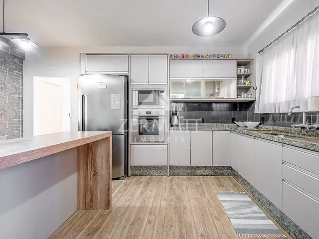 Casa com 472m² 4 quartos e 4 banheiros, para alugar, no bairro Vorstadt em Blumenau