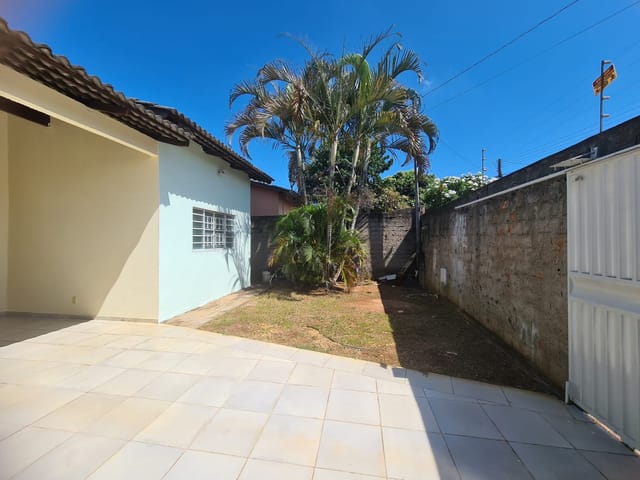 Foto do Casa - 🏠 Aluga-se casa com 3 quartos sendo 1 suíte e banheiro social, Sala, cozinha com armários, garagem para 2 carros , Jardim Tropical, Aparecida de Goiânia, GO | Brokers Viva Imóveis