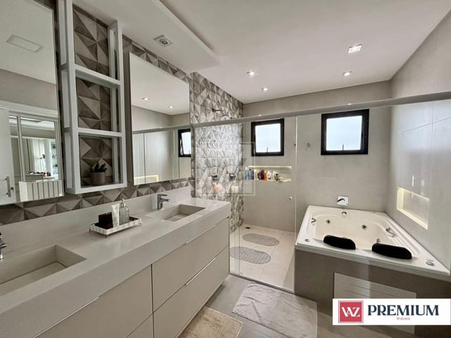 Casa com 405m² 4 quartos e 6 banheiros, à venda, no bairro Estrela em Ponta Grossa