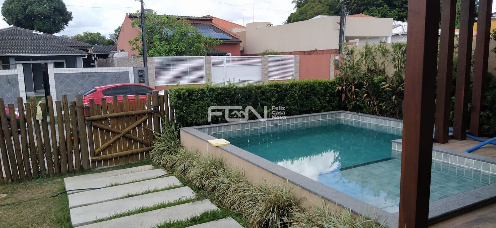 Casa à venda com 3 quartos, 10m² - Foto 2