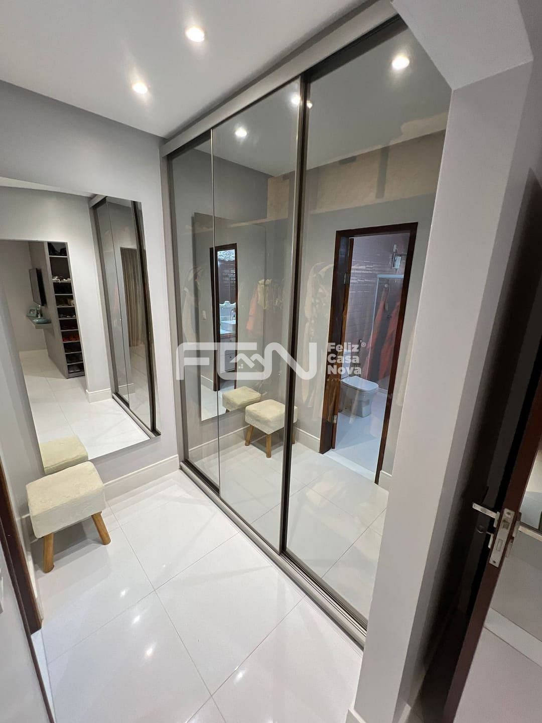 Casa à venda com 3 quartos, 10m² - Foto 15