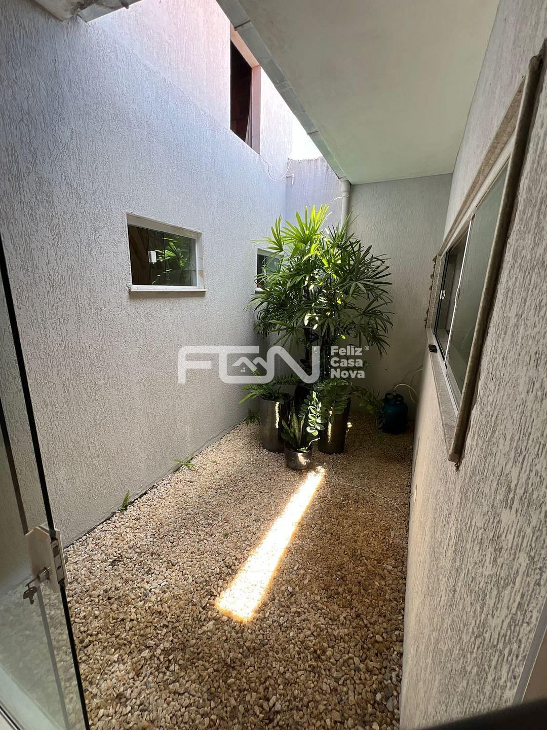 Casa à venda com 3 quartos, 10m² - Foto 25
