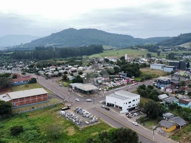 Casa com 35m² 1 quarto e 1 banheiro, à venda, no bairro Canabarro em Teutônia