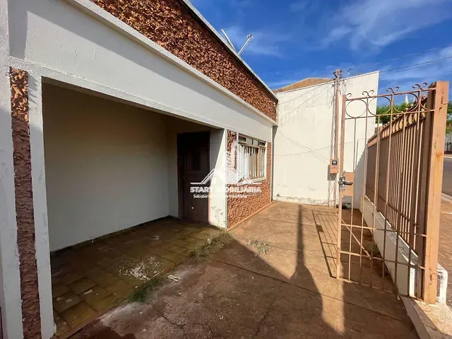 Casa 2 quartos e 2 banheiros, à venda, no bairro Centro em Pederneiras