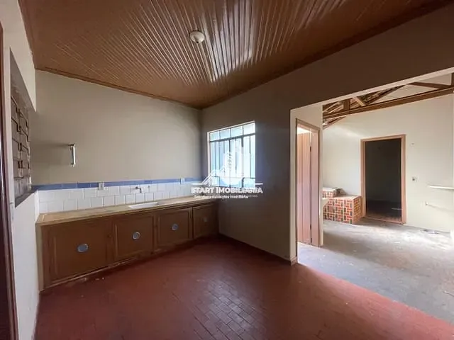 Casa 2 quartos e 2 banheiros, à venda, no bairro Centro em Pederneiras